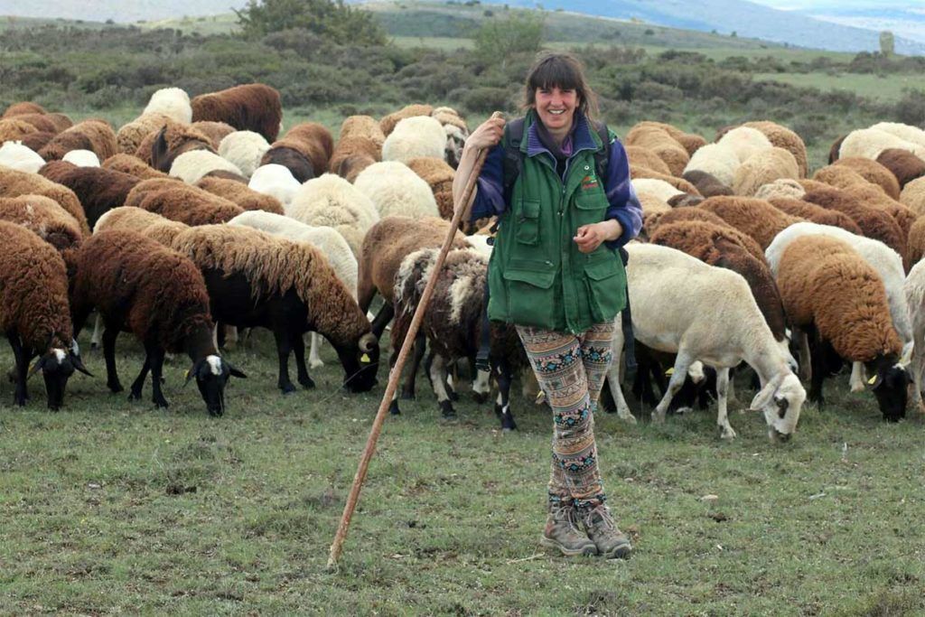 Lorena genzor pastora de ovejas