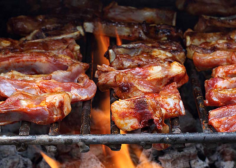 cordero a la brasa churrasquitos