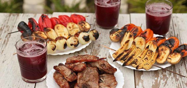 chuletas cordero ternasco aragon con brochetas de verduras