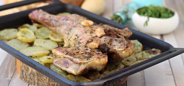 Cordero al horno con patatas