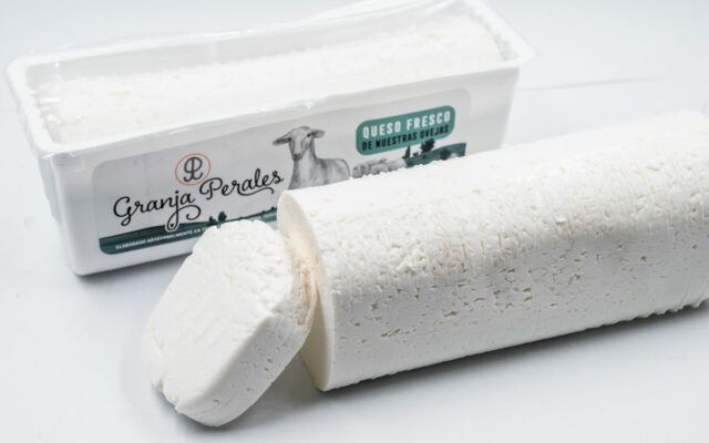 Barra de queso fresco de oveja Granja Perales