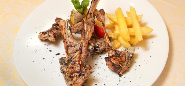 ternasco a la brasa meson del aceite